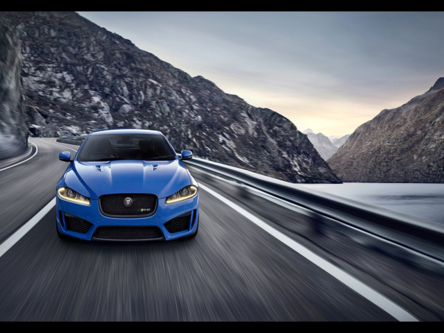 Jaguar XFR-S фото