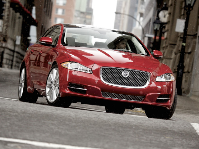 Jaguar XJ фото