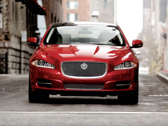 Jaguar XJ фото