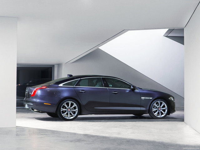 Jaguar XJ фото