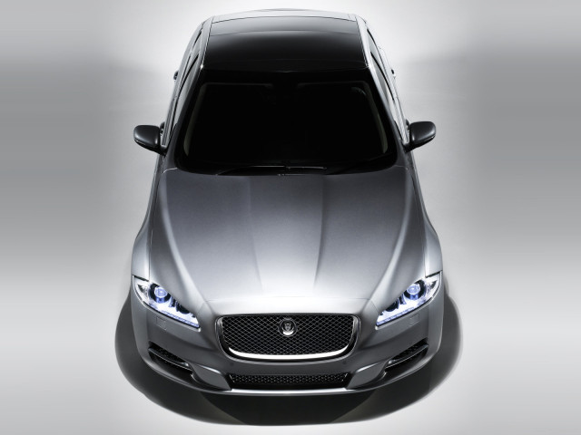 Jaguar XJ фото