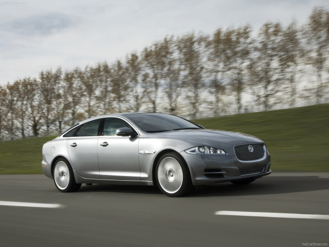 Jaguar XJ фото