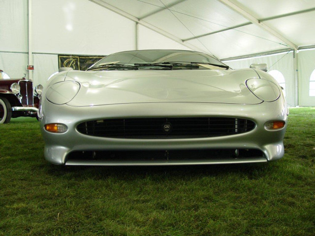 Jaguar XJ220 фото