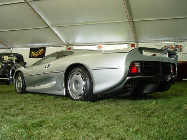 Jaguar XJ220 фото