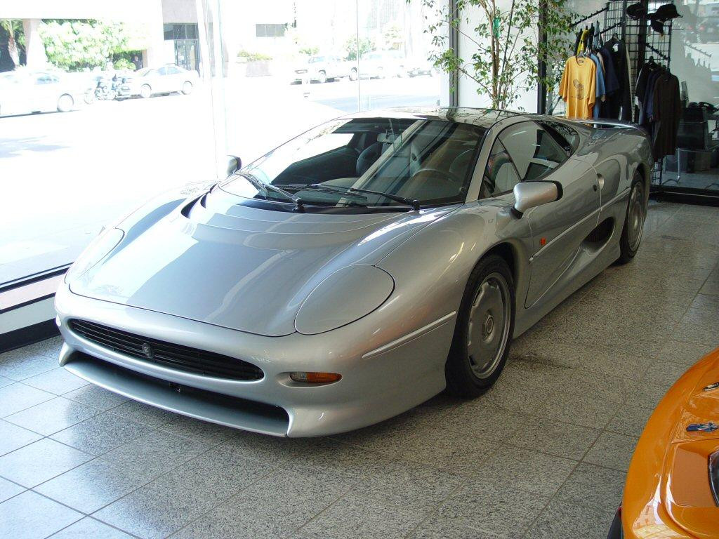 Jaguar XJ220 фото 30110