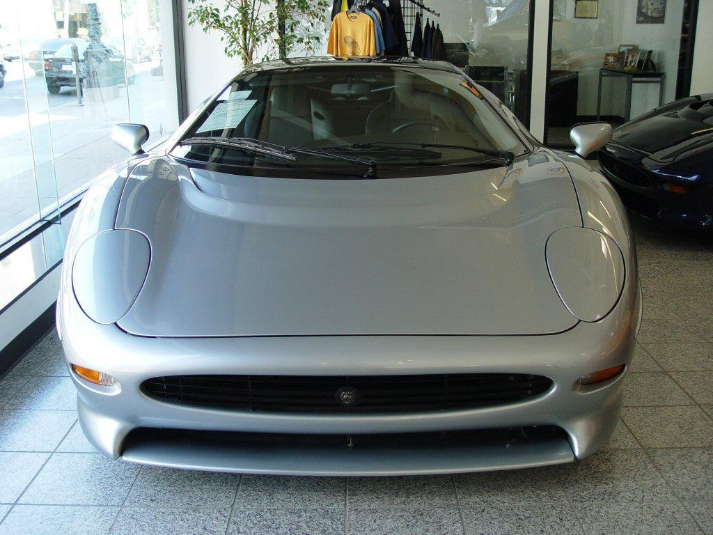 Jaguar XJ220 фото 30111