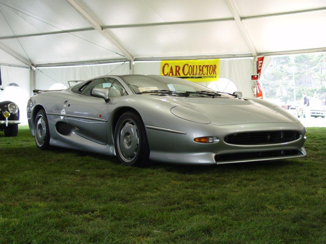 Jaguar XJ220 фото