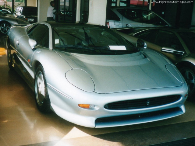 Jaguar XJ220 фото