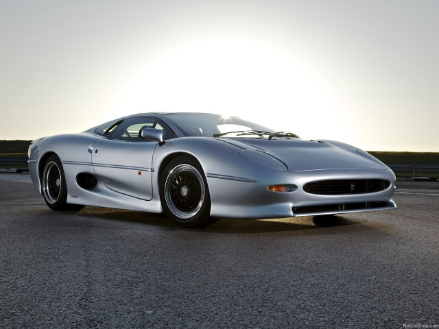 Jaguar XJ220 фото