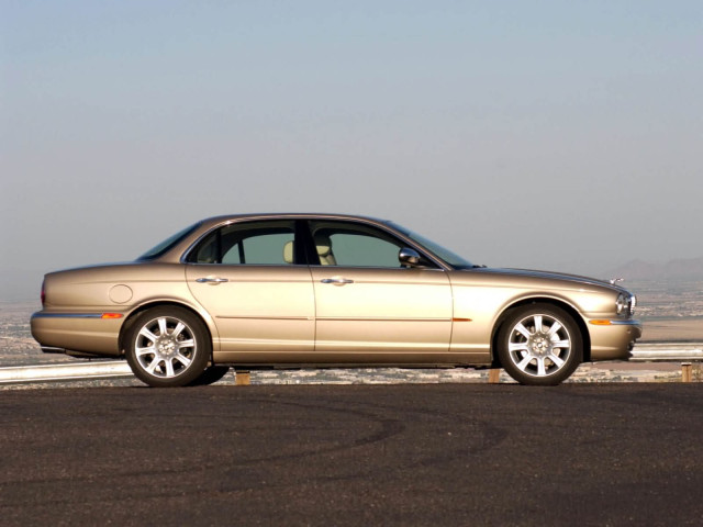 Jaguar XJ8 фото