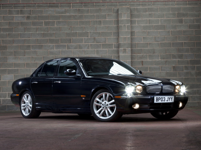 Jaguar XJR фото