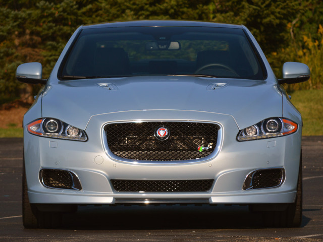 Jaguar XJR фото