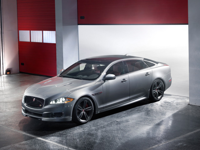 Jaguar XJR фото