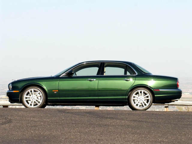 Jaguar XJR фото