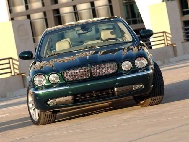 Jaguar XJR фото