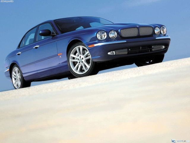 Jaguar XJR фото