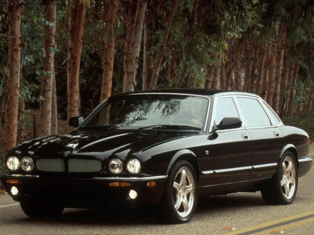 Jaguar XJR фото