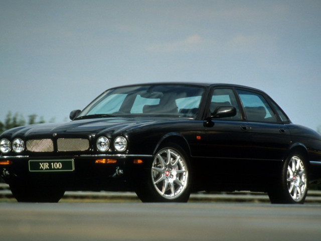 Jaguar XJR фото