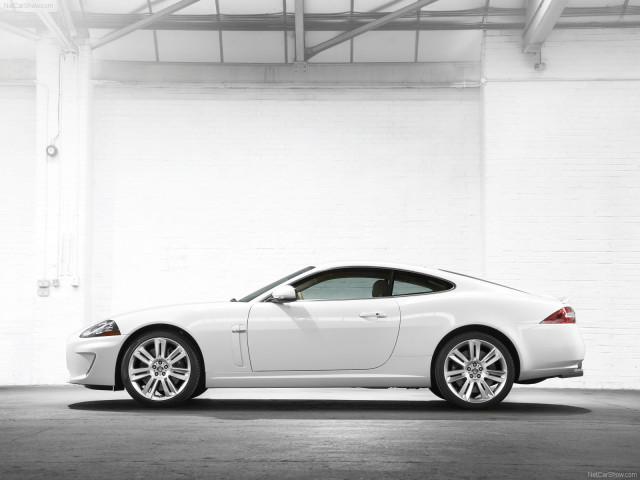 Jaguar XKR фото