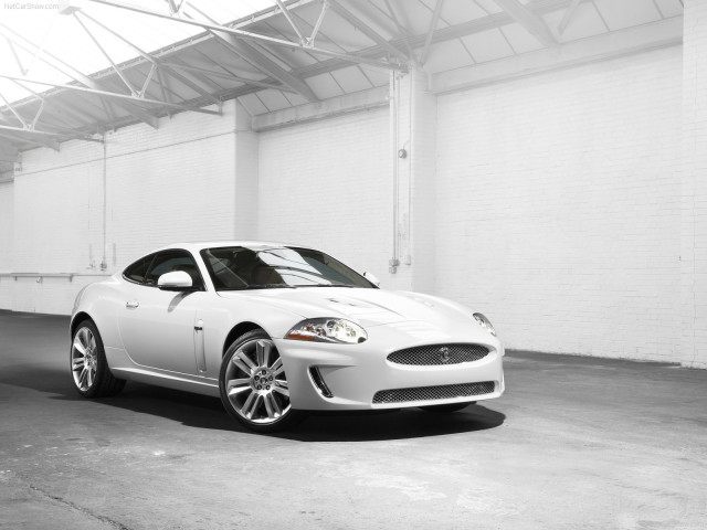 Jaguar XKR фото