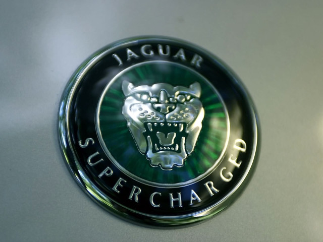 Jaguar XKR фото