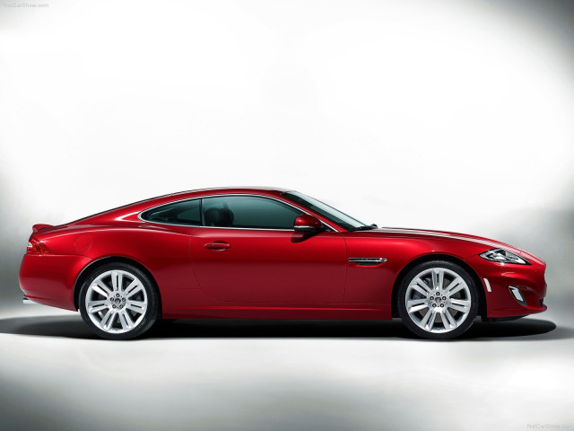 Jaguar XKR фото