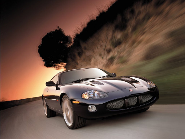 Jaguar XKR фото