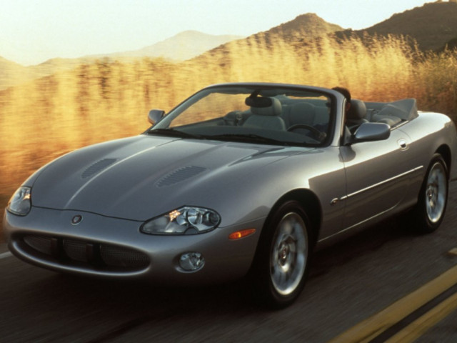 Jaguar XKR фото