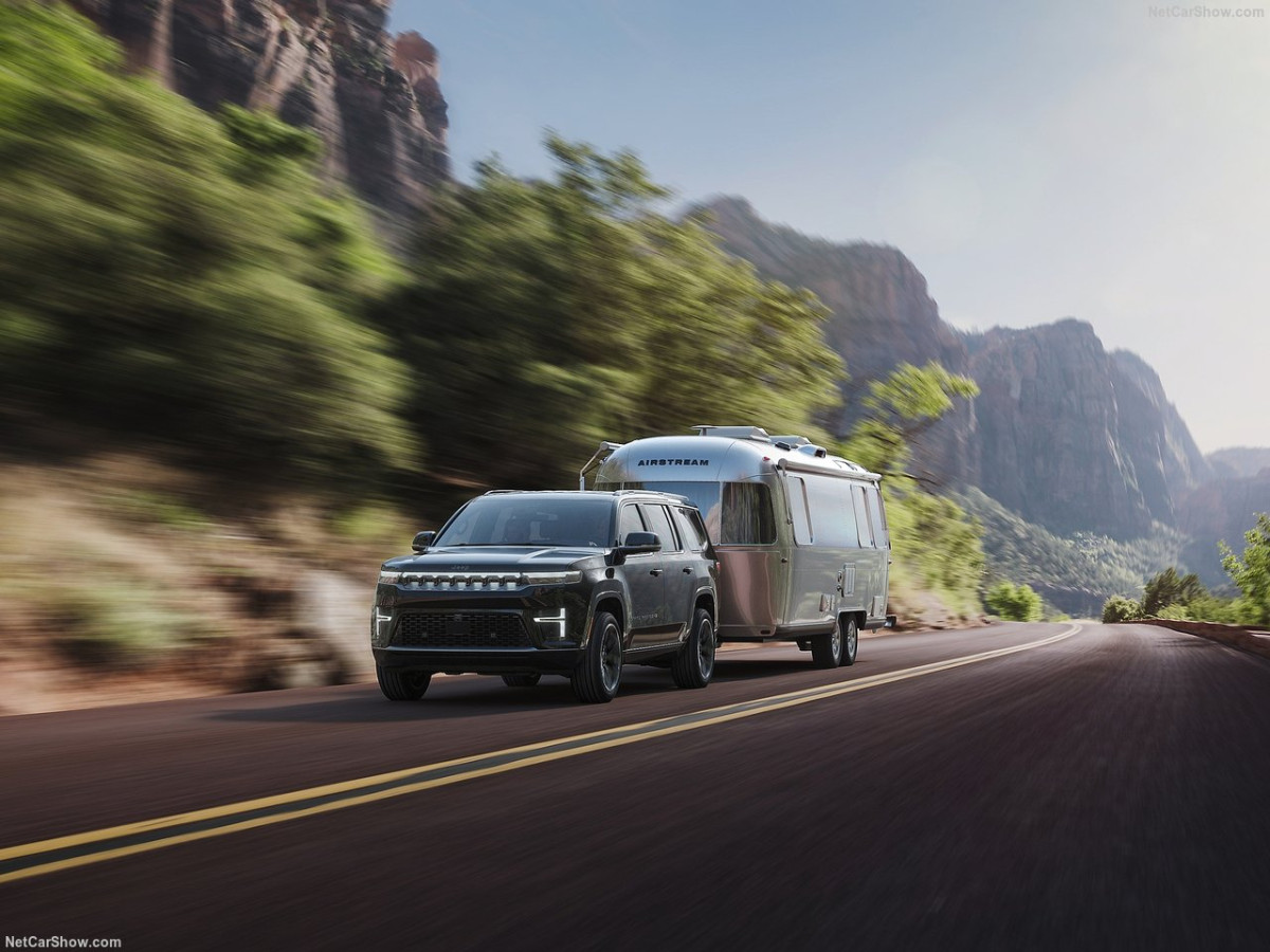 Jeep Grand Wagoneer фото 213369