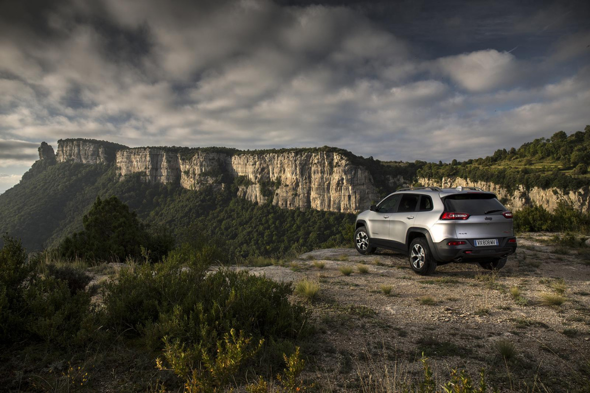 Jeep Cherokee фото 122423