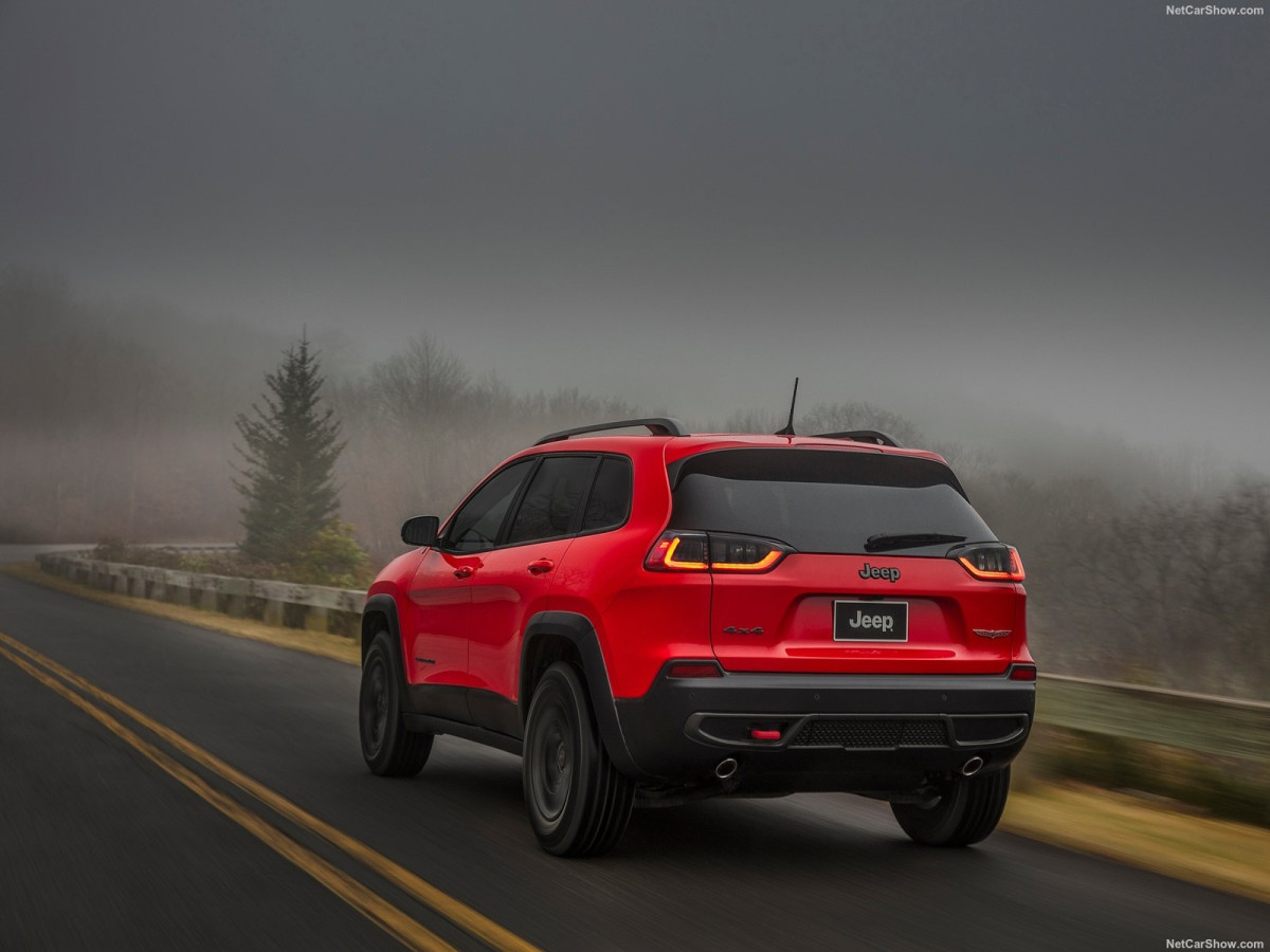 Jeep Cherokee фото 192045