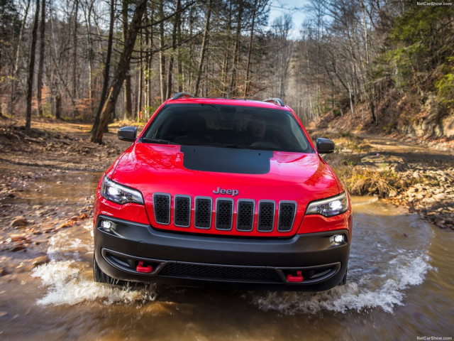 Jeep Cherokee фото