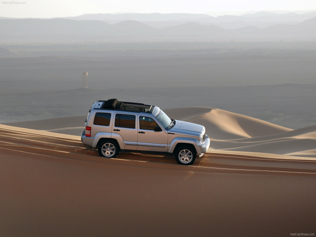 Jeep Cherokee фото