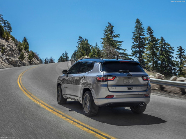 Jeep Compass фото