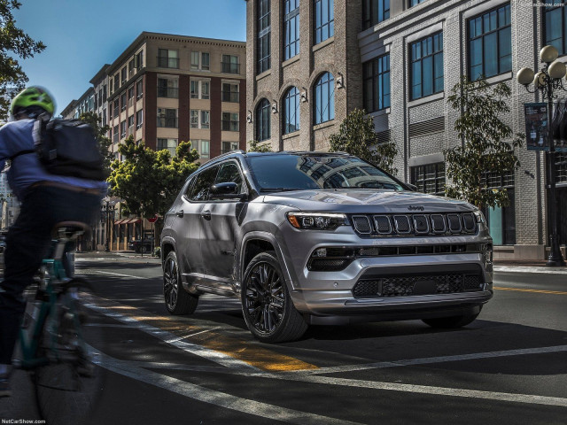 Jeep Compass фото
