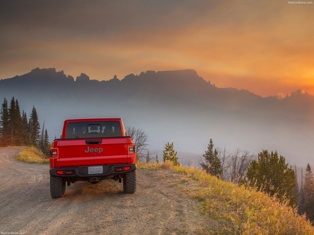 Jeep Gladiator фото