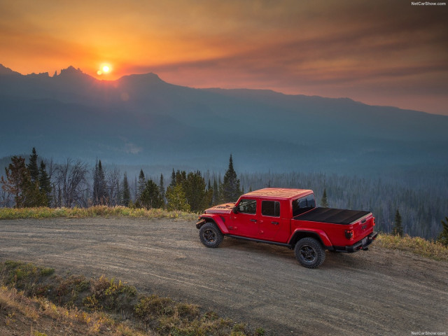 Jeep Gladiator фото