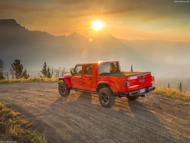 Jeep Gladiator фото