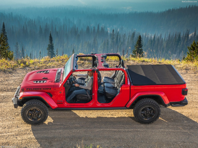 Jeep Gladiator фото