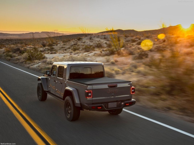 Jeep Gladiator фото