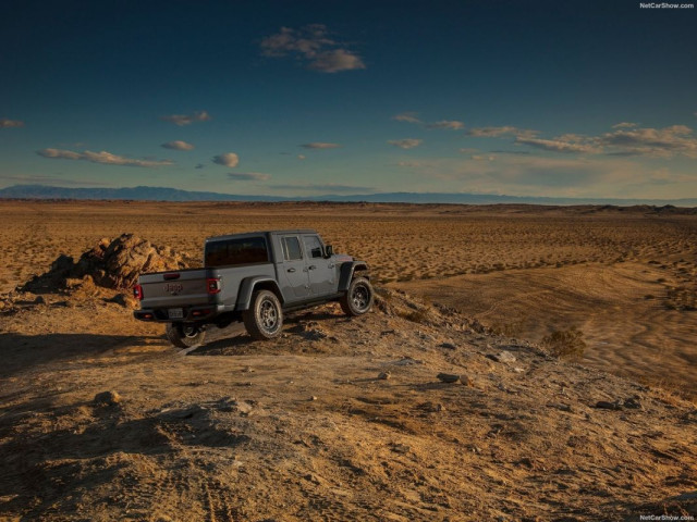 Jeep Gladiator фото