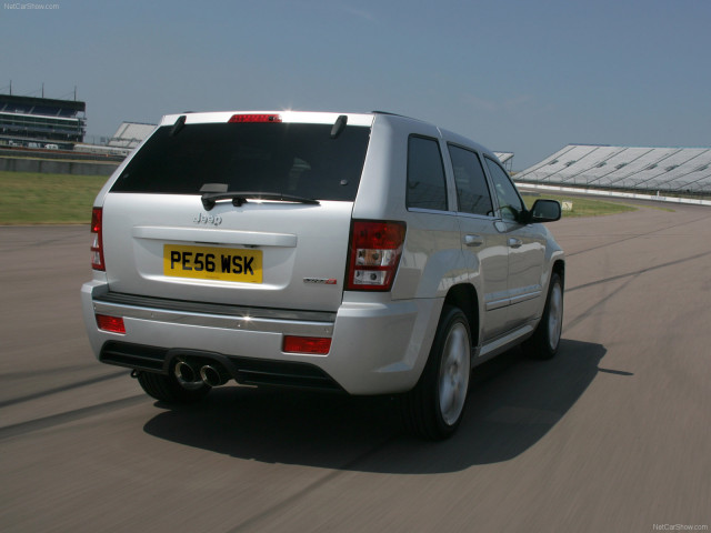 Jeep Grand Cherokee SRT-8 фото