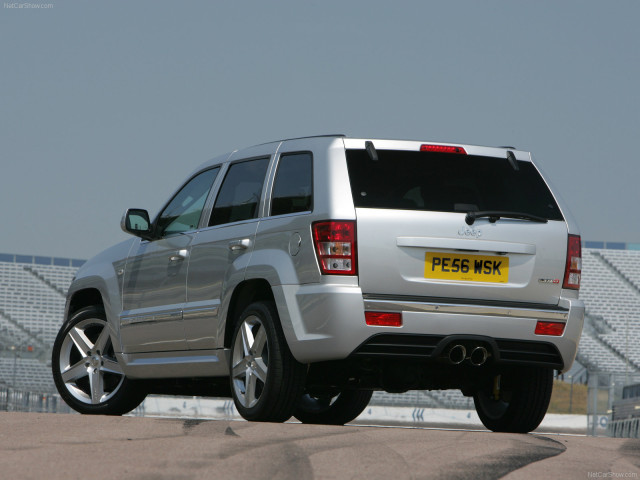 Jeep Grand Cherokee SRT-8 фото