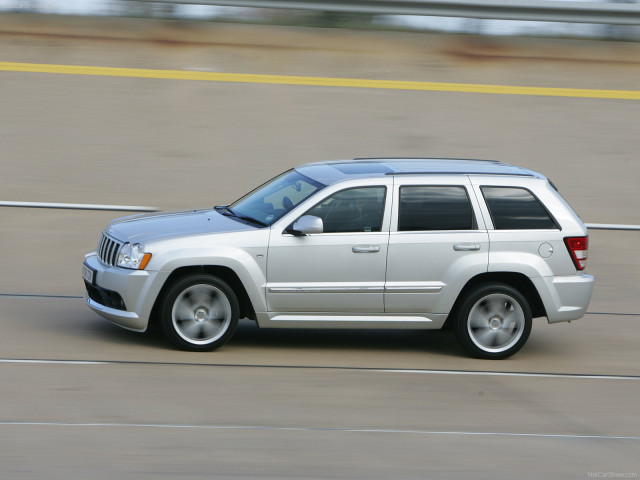 Jeep Grand Cherokee SRT-8 фото