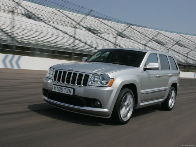 Jeep Grand Cherokee SRT-8 фото