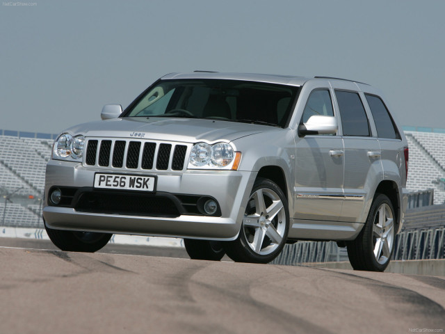 Jeep Grand Cherokee SRT-8 фото