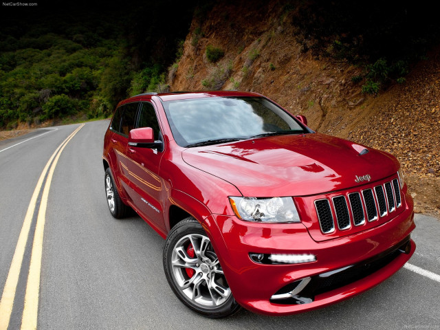 Jeep Grand Cherokee SRT-8 фото