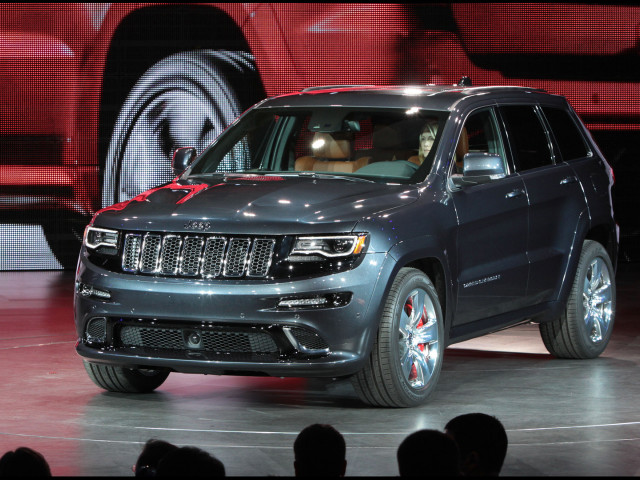 Jeep Grand Cherokee SRT фото