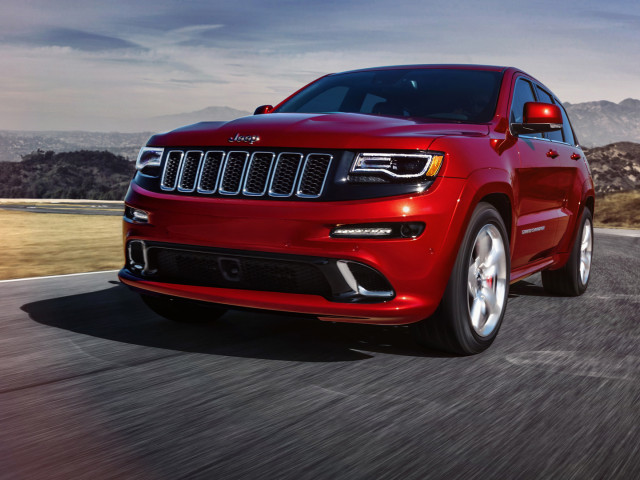 Jeep Grand Cherokee SRT фото