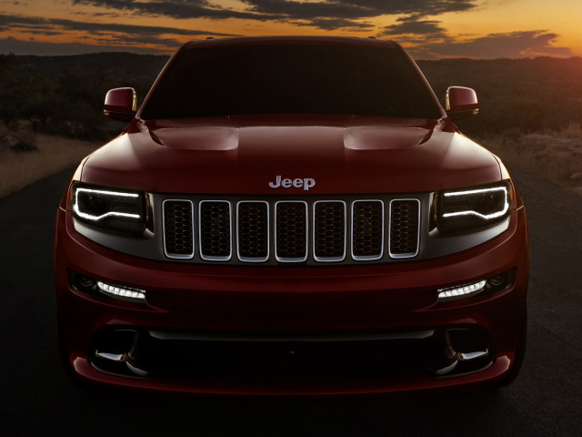 Jeep Grand Cherokee SRT фото